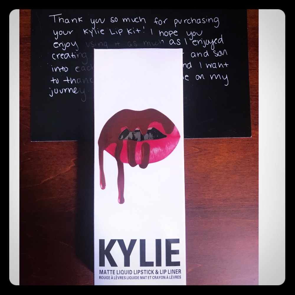 🔴Kylie Jenner lip kit SHADE-TRUE BROWN K🔴